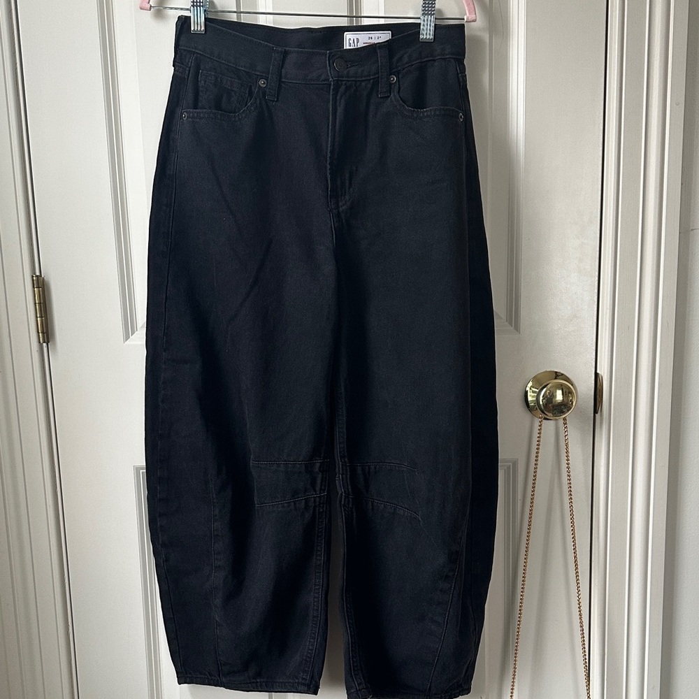 GAP Black high rise horseshoe barrel